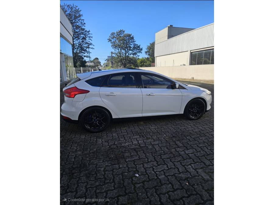 FORD - FOCUS - 2016/2016 - Branca - R$ 70.000,00