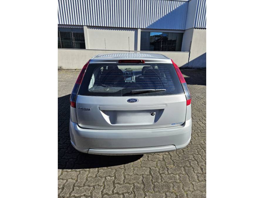 FORD - FIESTA - 2013/2014 - Cinza - R$ 34.000,00