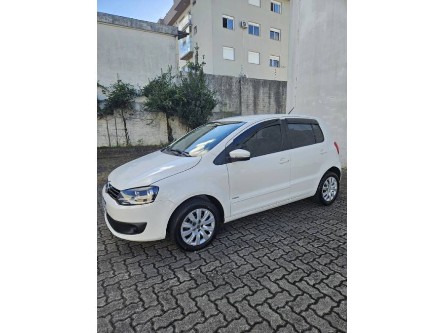 VOLKSWAGEN - FOX - 2012/2013 - Branca - R$ 39.000,00