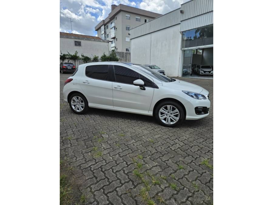 PEUGEOT - 308 - 2015/2016 - Branca - R$ 55.000,00