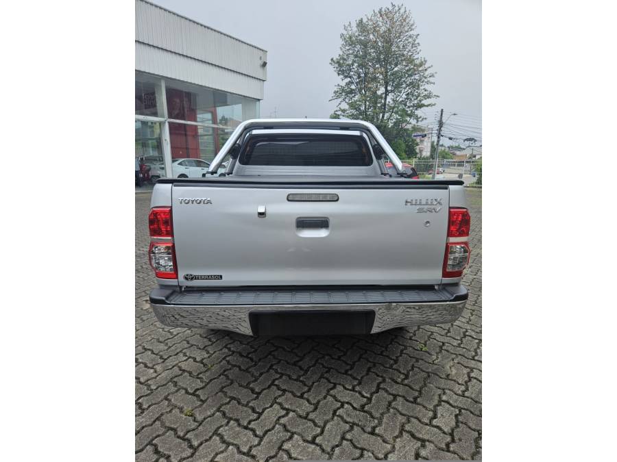 TOYOTA - HILUX - 2013/2013 - Prata - R$ 117.000,00