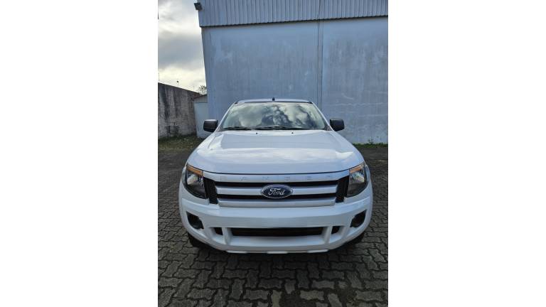 FORD - RANGER - 2012/2013 - Branca - R$ 85.000,00