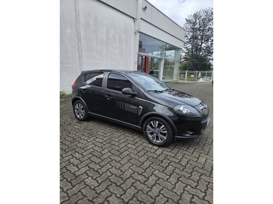 FIAT - PALIO - 2014/2014 - Preta - R$ 44.000,00
