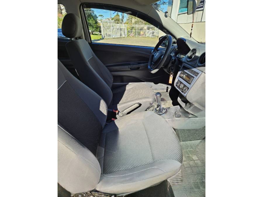 VOLKSWAGEN - SAVEIRO - 2018/2019 - Cinza - R$ 64.000,00