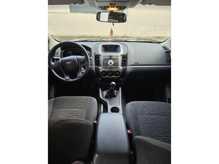 FORD - RANGER - 2012/2013 - Branca - R$ 85.000,00