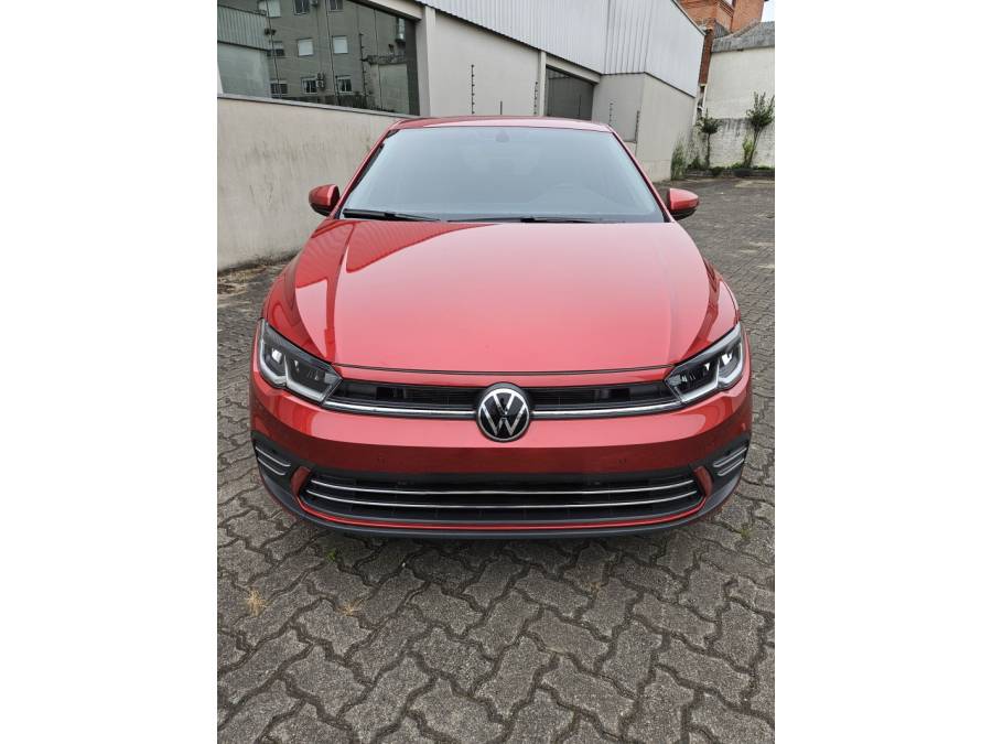 VOLKSWAGEN - POLO - 2023/2024 - Vermelha - R$ 107.000,00