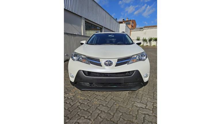 TOYOTA - RAV4 - 2012/2013 - Branca - R$ 77.000,00