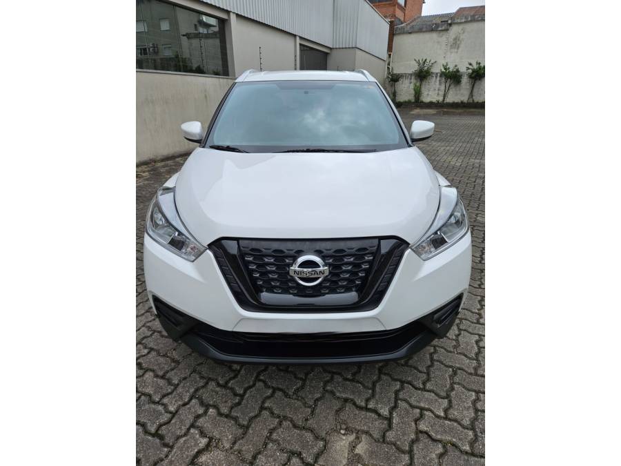 NISSAN - KICKS - 2020/2020 - Branca - R$ 85.000,00