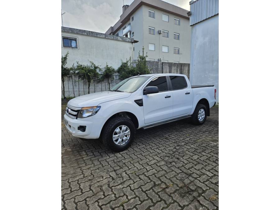 FORD - RANGER - 2012/2013 - Branca - R$ 85.000,00