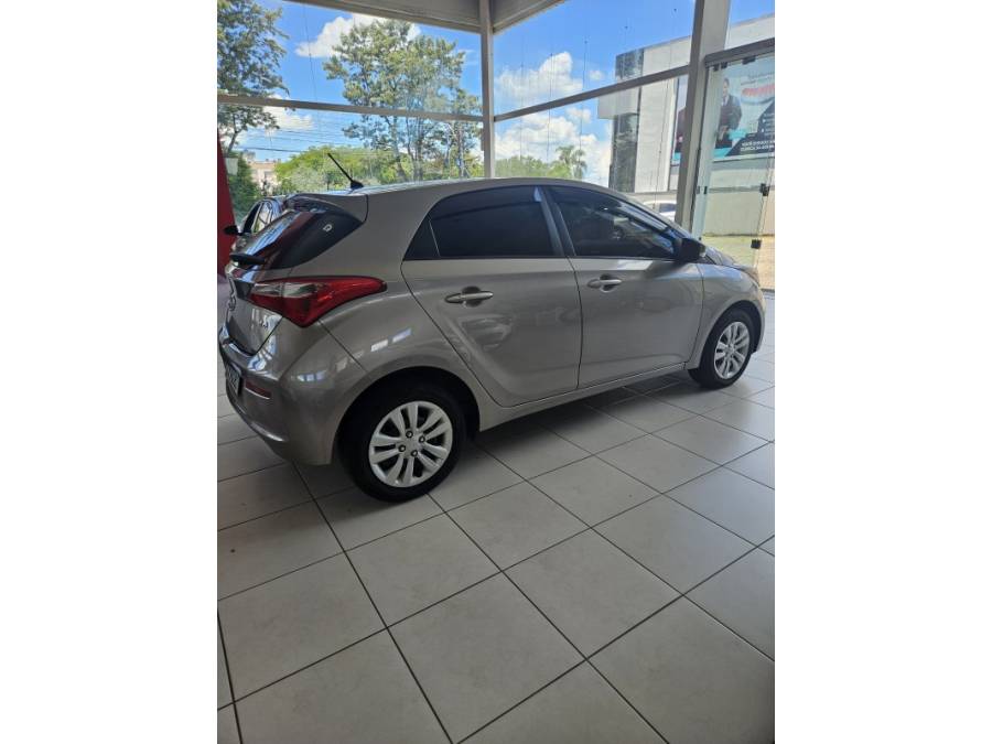 HYUNDAI - HB20 - 2017/2017 - Prata - R$ 56.500,00