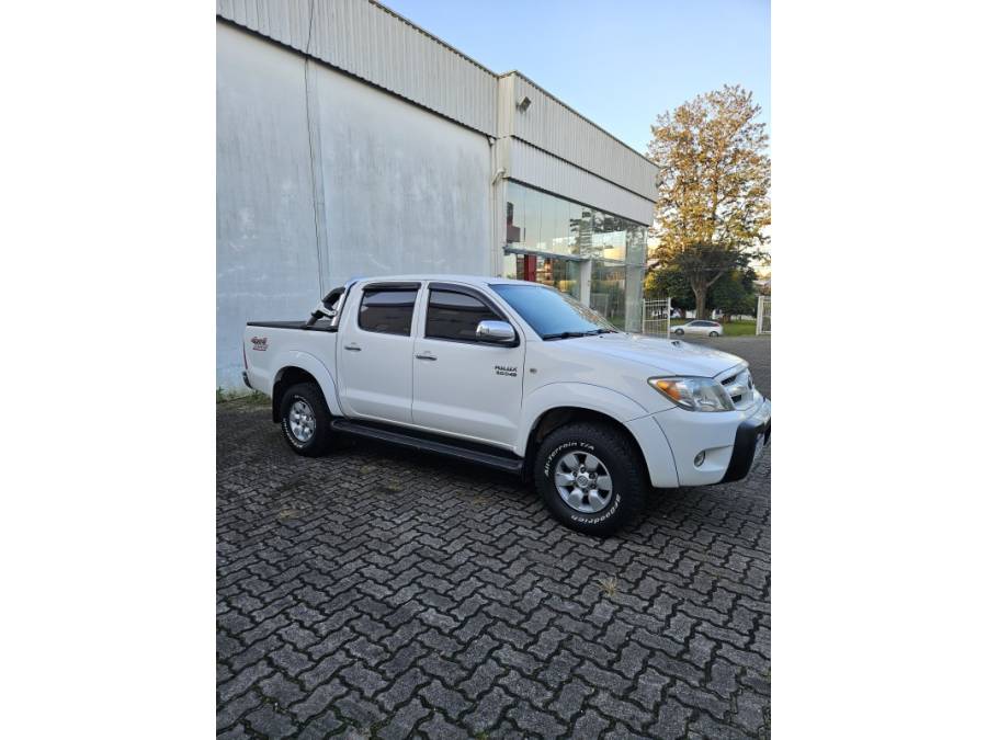 TOYOTA - HILUX - 2007/2008 - Branca - R$ 115.000,00