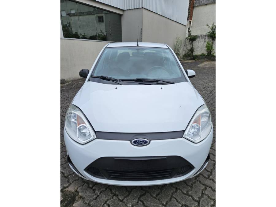 FORD - FIESTA - 2012/2013 - Branca - R$ 37.000,00