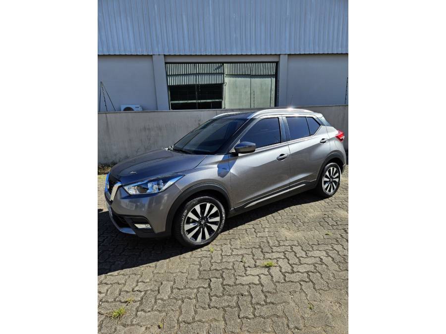 NISSAN - KICKS - 2018/2019 - Cinza - R$ 85.000,00