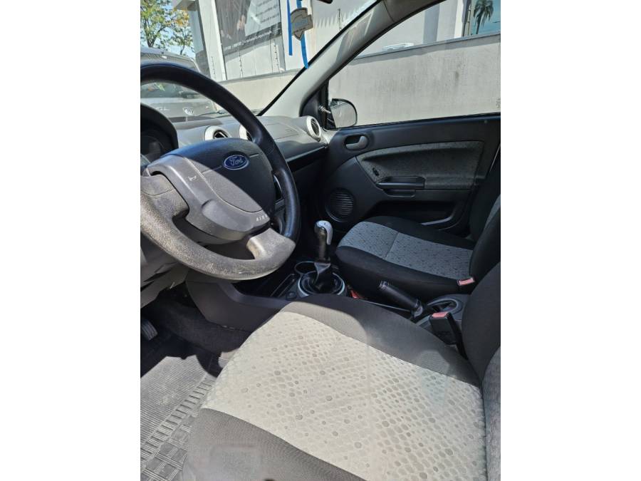 FORD - FIESTA - 2014/2014 - Branca - R$ 32.000,00