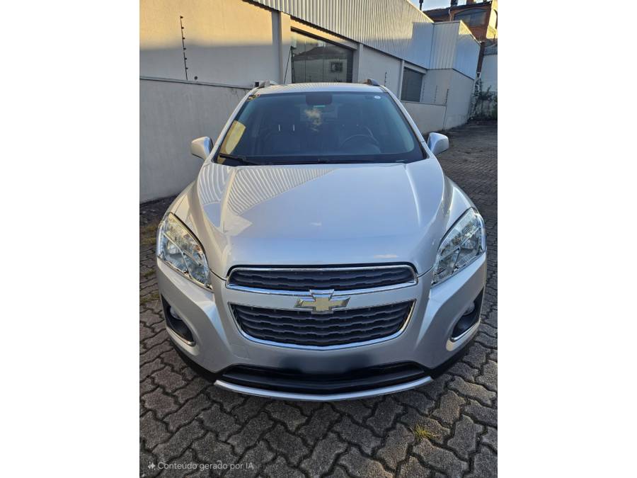 CHEVROLET - TRACKER - 2015/2015 - Prata - R$ 75.000,00