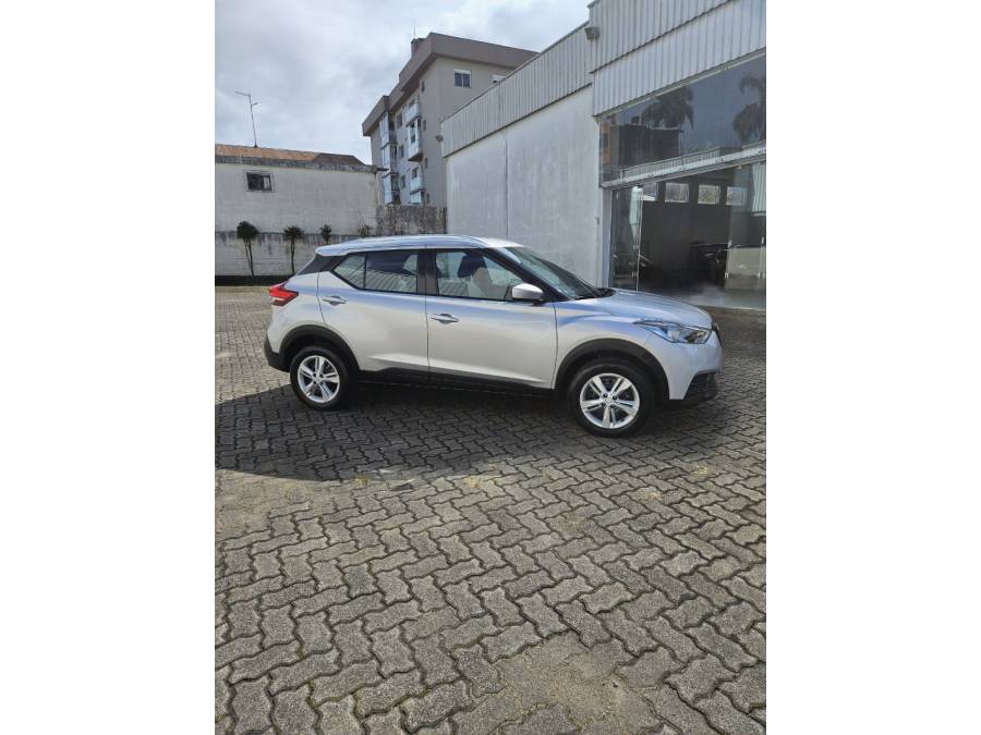 NISSAN - KICKS - 2020/2020 - Cinza - R$ 87.000,00