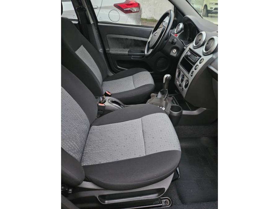 FORD - FIESTA - 2011/2011 - Preta - R$ 33.900,00