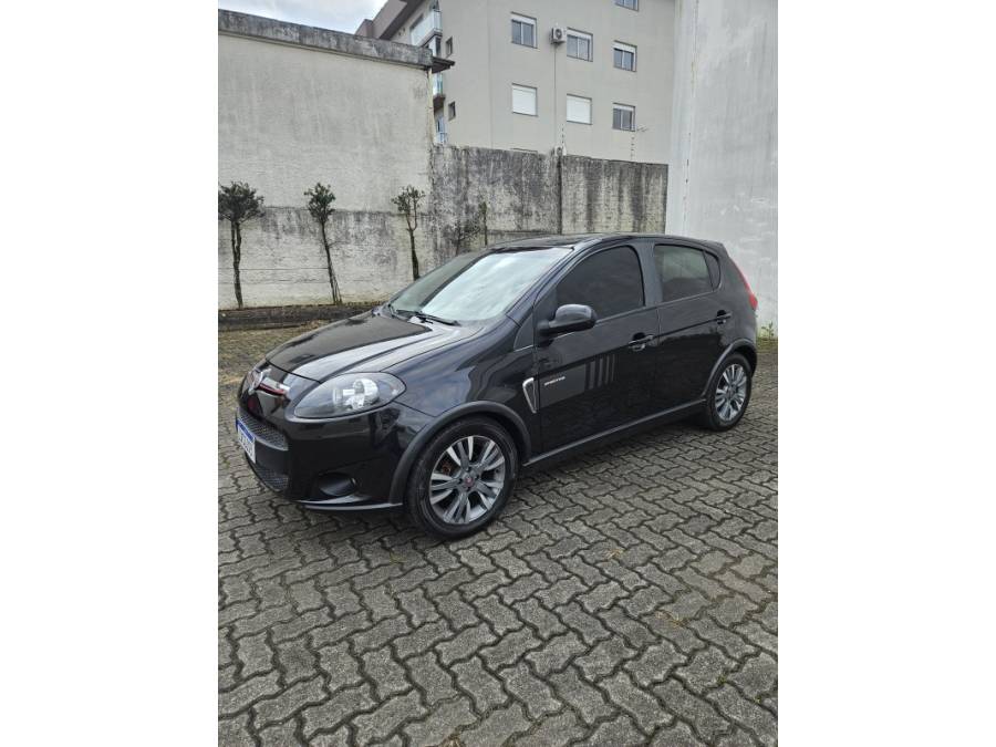 FIAT - PALIO - 2014/2014 - Preta - R$ 44.000,00