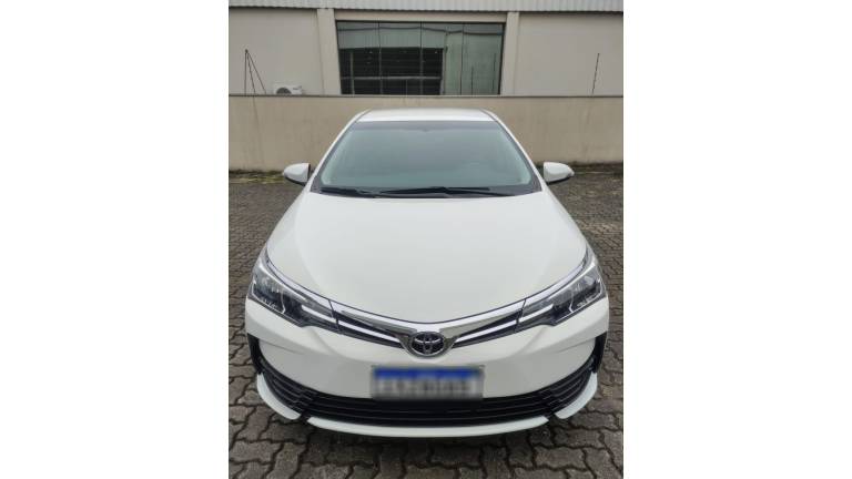 TOYOTA - COROLLA - 2017/2018 - Branca - R$ 89.000,00