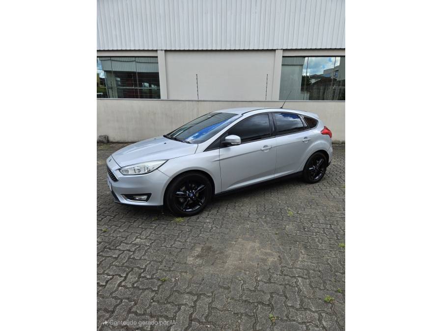 FORD - FOCUS - 2015/2016 - Prata - R$ 56.500,00