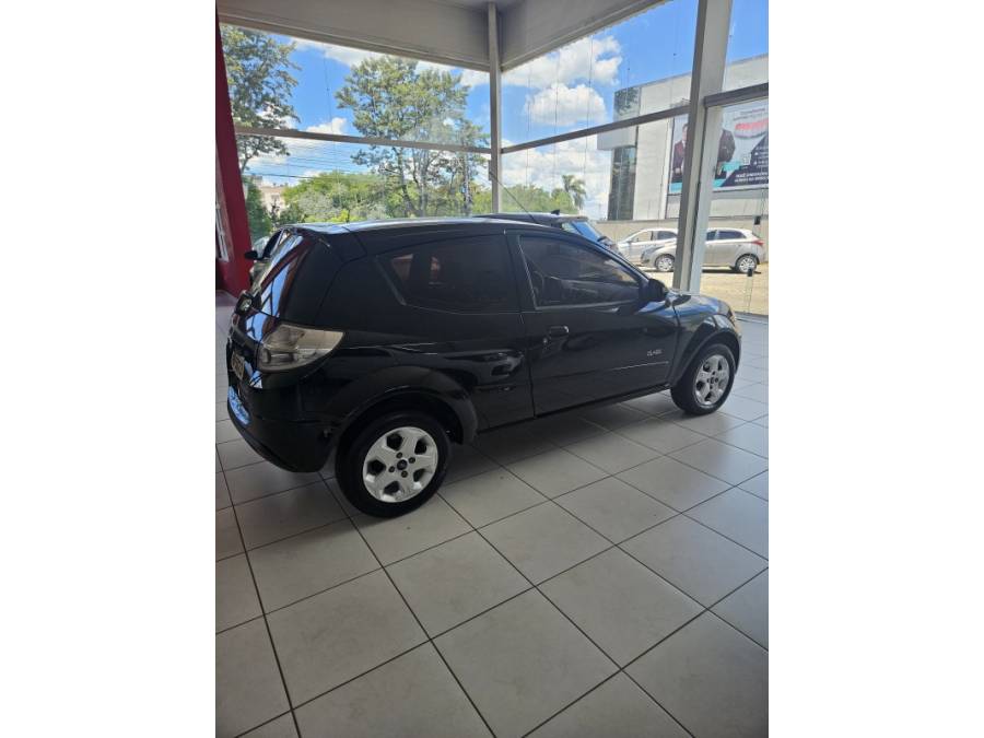 FORD - KA - 2012/2013 - Preta - R$ 30.000,00
