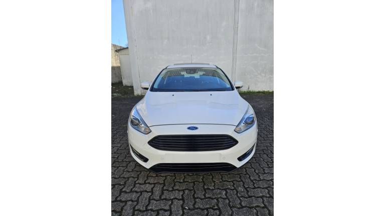 FORD - FOCUS - 2016/2016 - Branca - R$ 70.000,00