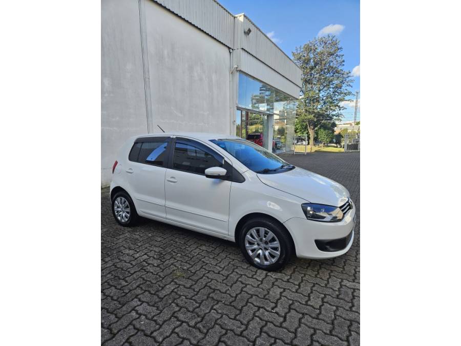 VOLKSWAGEN - FOX - 2012/2013 - Branca - R$ 39.000,00