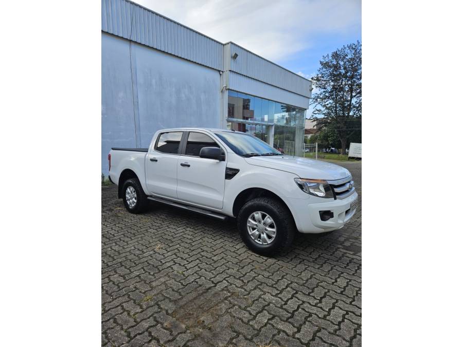 FORD - RANGER - 2012/2013 - Branca - R$ 85.000,00
