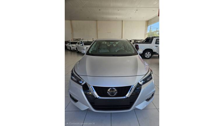 NISSAN - VERSA - 2020/2021 - Prata - R$ 85.000,00