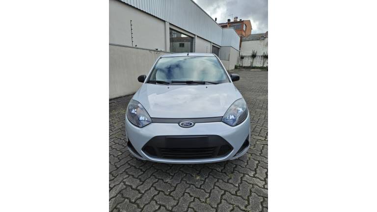 FORD - FIESTA - 2013/2014 - Prata - R$ 35.900,00