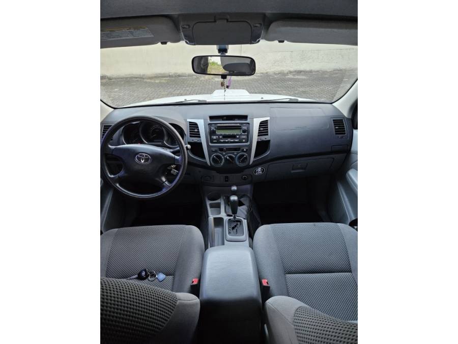 TOYOTA - HILUX - 2007/2008 - Branca - R$ 115.000,00