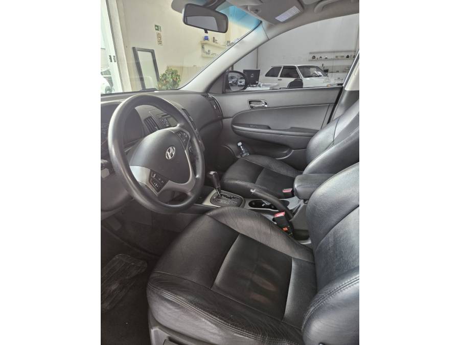HYUNDAI - I30 - 2012/2012 - Prata - R$ 48.000,00