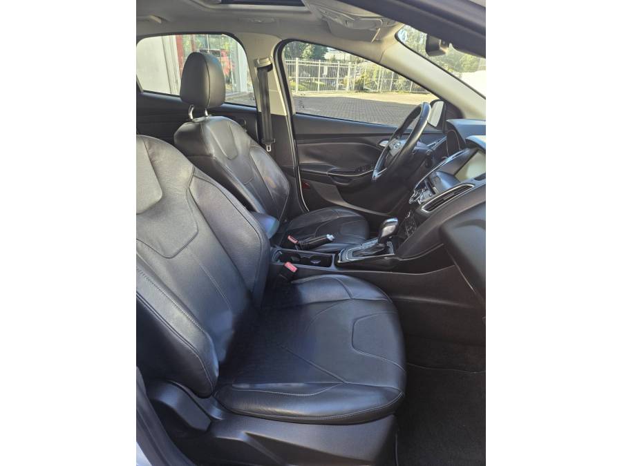 FORD - FOCUS - 2016/2016 - Branca - R$ 70.000,00