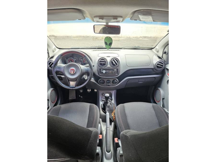 FIAT - PALIO - 2014/2014 - Preta - R$ 44.000,00