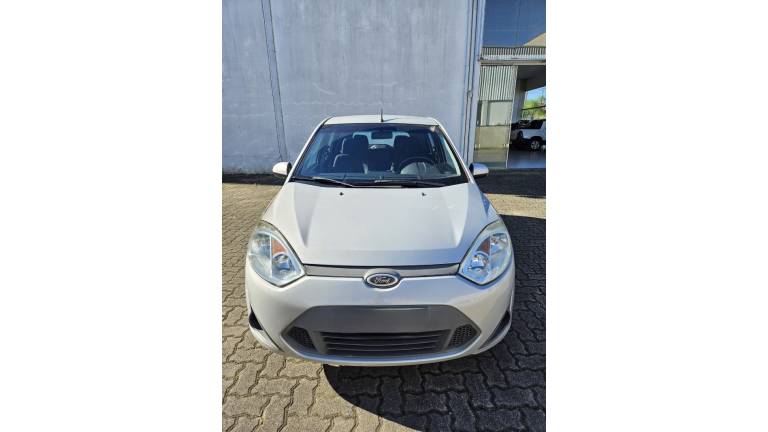 FORD - FIESTA - 2013/2014 - Cinza - R$ 34.000,00