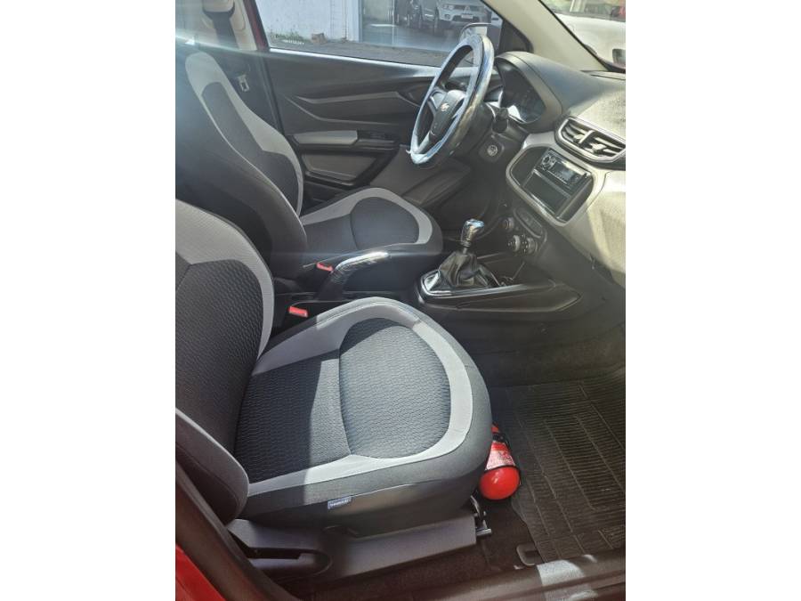 CHEVROLET - ONIX - 2015/2015 - Vermelha - R$ 43.000,00