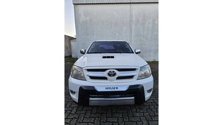 TOYOTA - HILUX - 2007/2008 - Branca - R$ 115.000,00