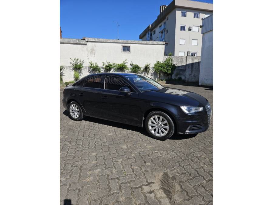 AUDI - A3 - 2014/2014 - Preta - R$ 75.000,00