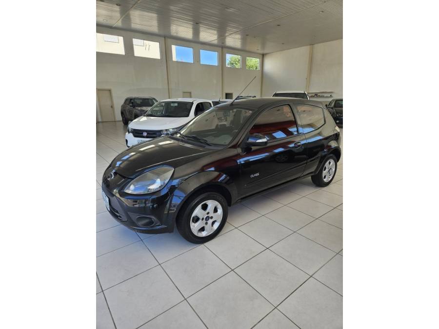 FORD - KA - 2012/2013 - Preta - R$ 30.000,00