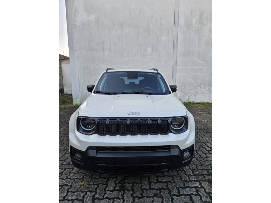 JEEP - RENEGADE - 2023/2024 - Branca - R$ 115.000,00