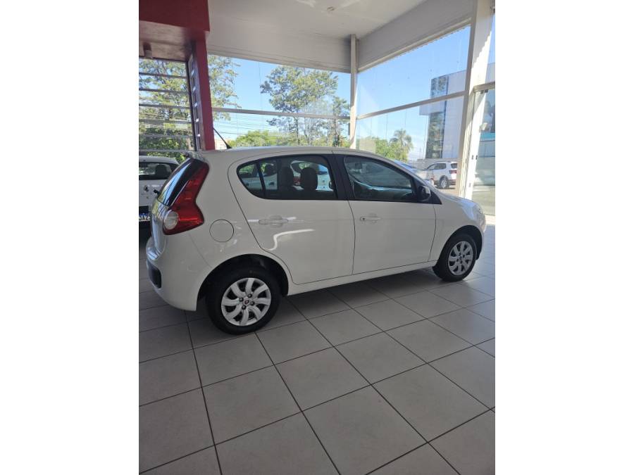 FIAT - PALIO - 2013/2013 - Branca - R$ 38.000,00
