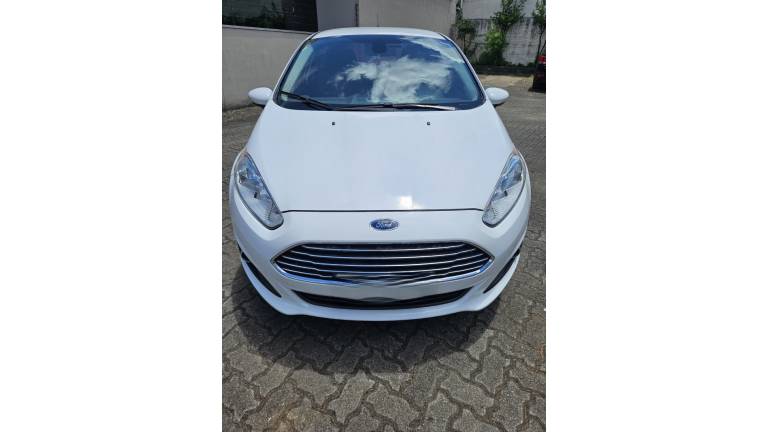 FORD - FIESTA - 2014/2014 - Branca - R$ 47.000,00