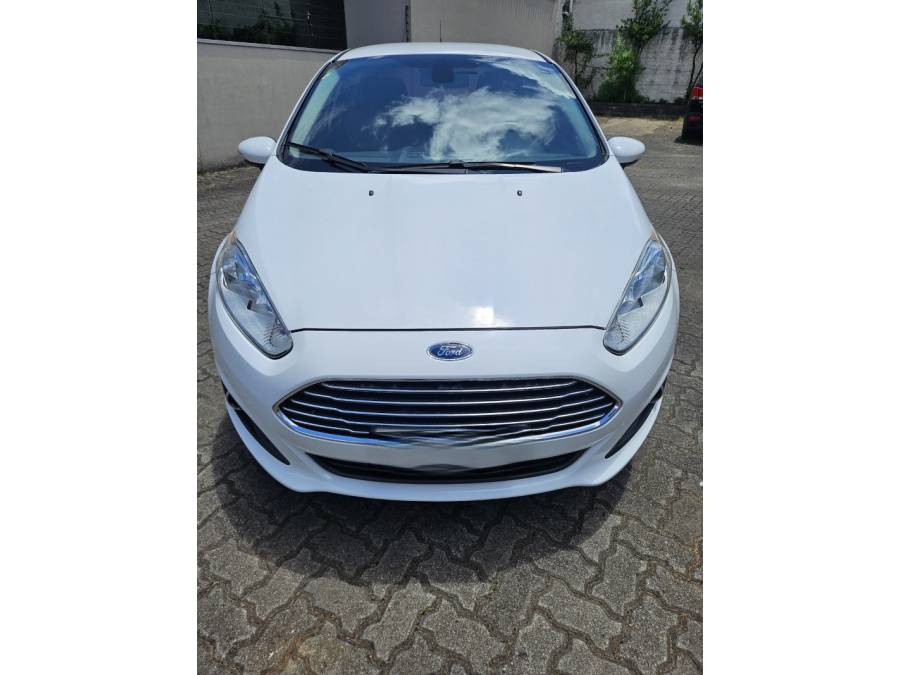 FORD - FIESTA - 2014/2014 - Branca - R$ 47.000,00