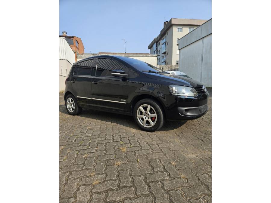 VOLKSWAGEN - FOX - 2013/2013 - Preta - R$ 42.000,00