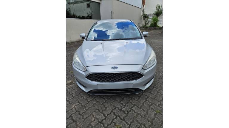 FORD - FOCUS - 2015/2016 - Prata - R$ 56.500,00