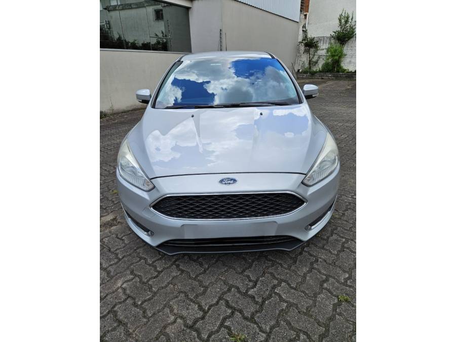 FORD - FOCUS - 2015/2016 - Prata - R$ 56.500,00